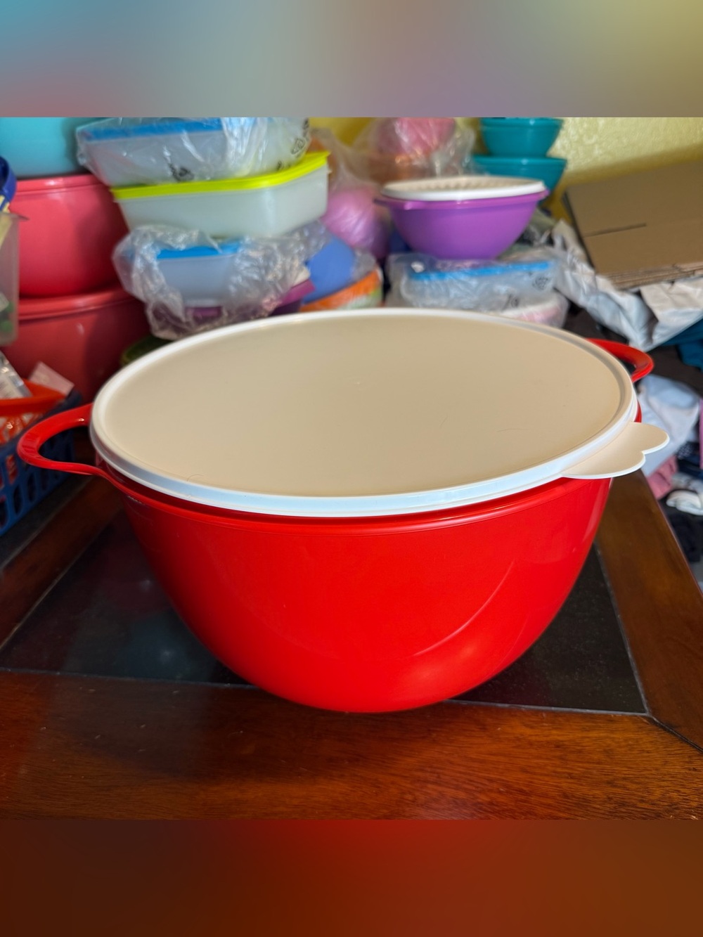 Tupperware Thatsa Bowl 59 cups